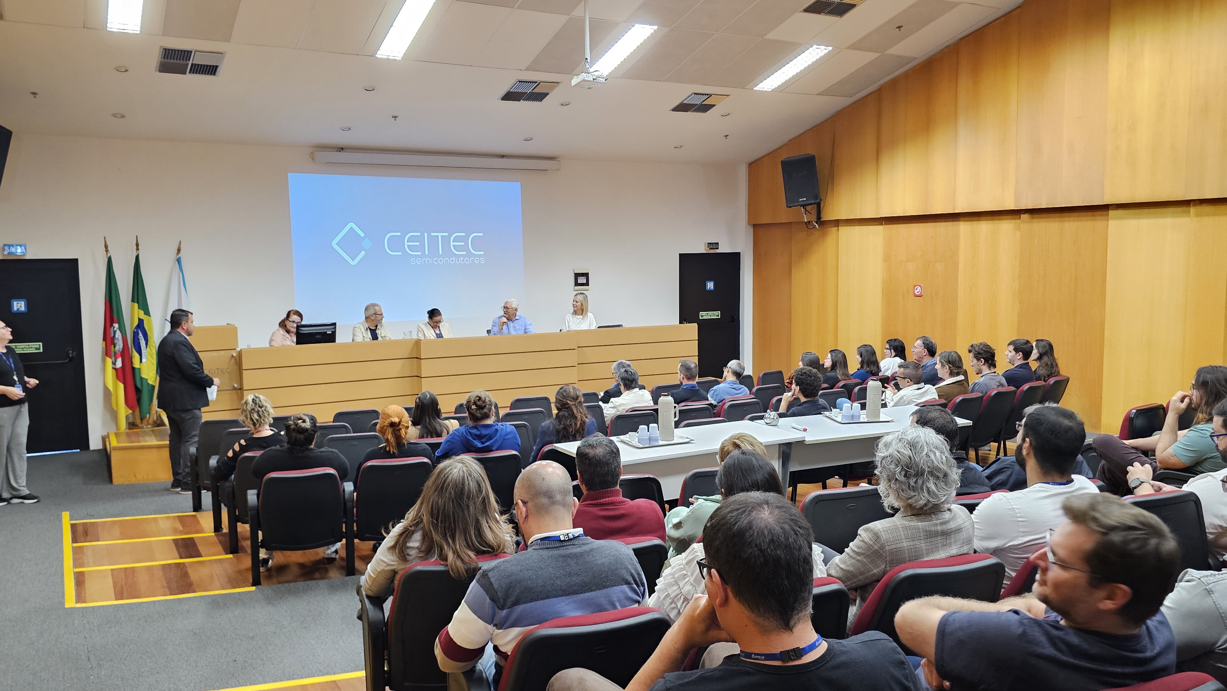 http://www.ceitec-sa.com/pt/PublishingImages/Not%C3%ADcias/20250513_143830.jpg