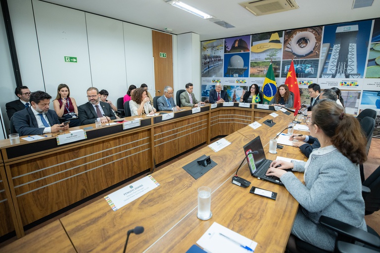 http://www.ceitec-sa.com/pt/PublishingImages/Paginas/Forms/AllItems/9319ec4e-4ac4-4f7a-b2ad-64567603ab75.jpeg